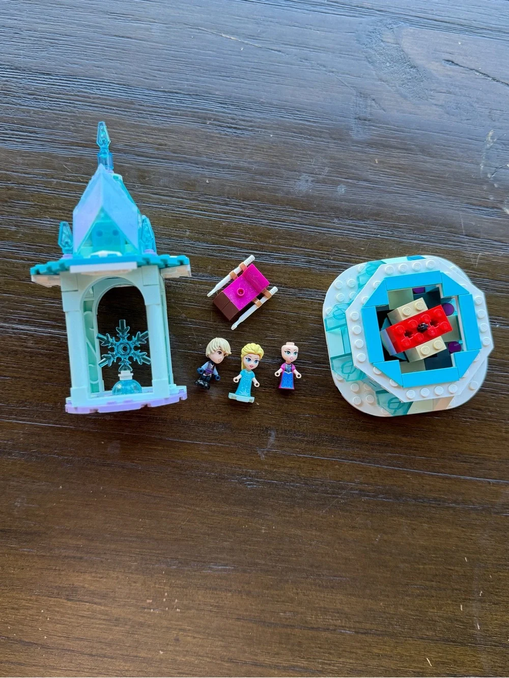 LEGO Disney Frozen Anna and Elsa’s Magical Carousel 43218 few items missed